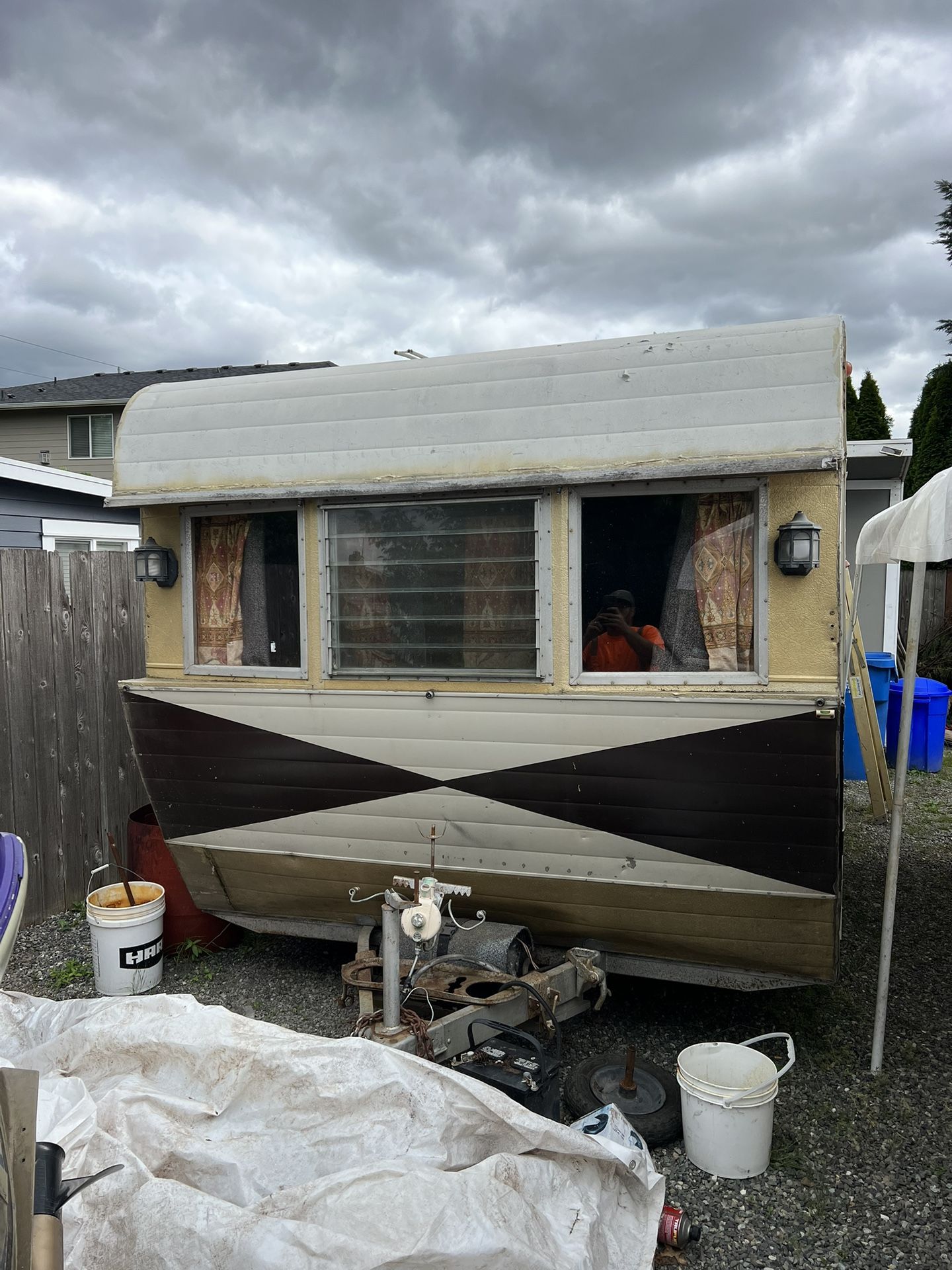 1960 19’ Kenskill Camper Trailer