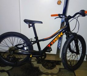 Trek Precaliber 20 7-Speed kids' trail and street bike