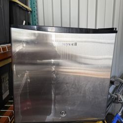 Mini Freezer And Mini Fridge 