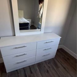 DRESSER WITH MIRROR  // CÓMODA CON ESPEJO  🆕️