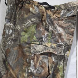 Big Camo 6 Pocket Field Shorts - Size Large