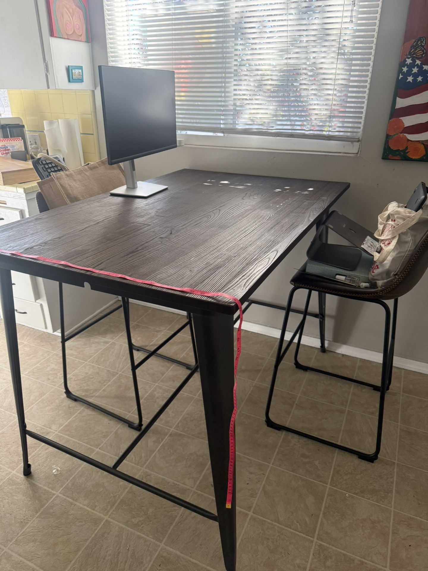 Mid-Century Modern Wood Table – Excellent Condition