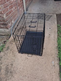 Dog Kennel medium size $35 Dlls.