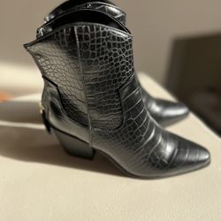 Black Cowgirl Short Booties 