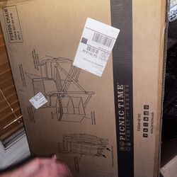 Foldable Cushioned Field Chair 