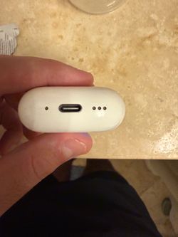 AirPods 4
