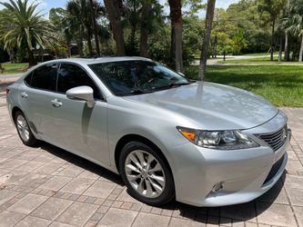 Lexus ES 300h 2013 luxury sedan