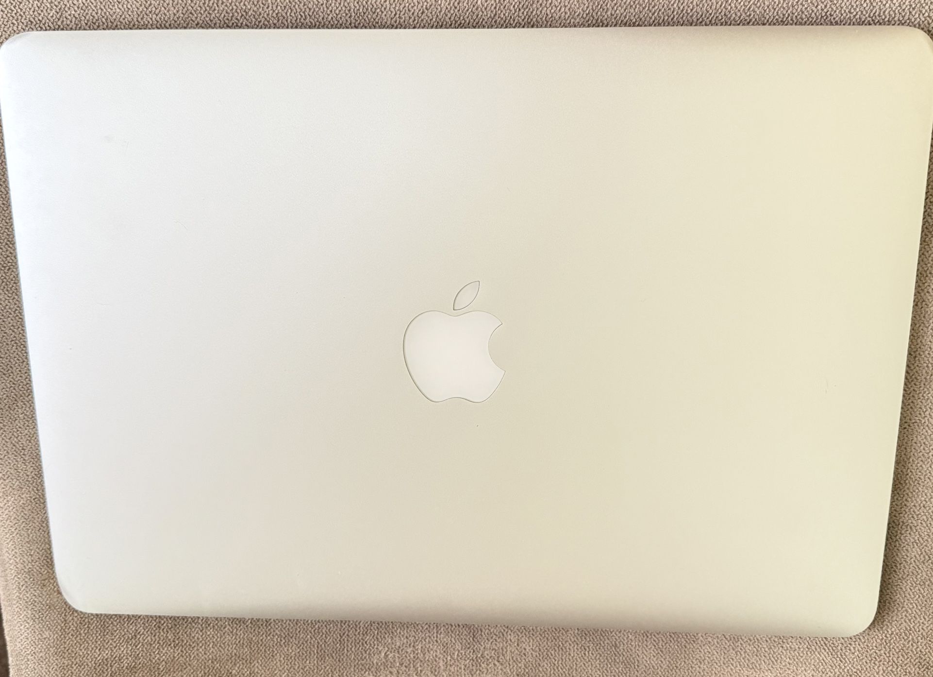 MacBook  Air 13” A1466 - $300