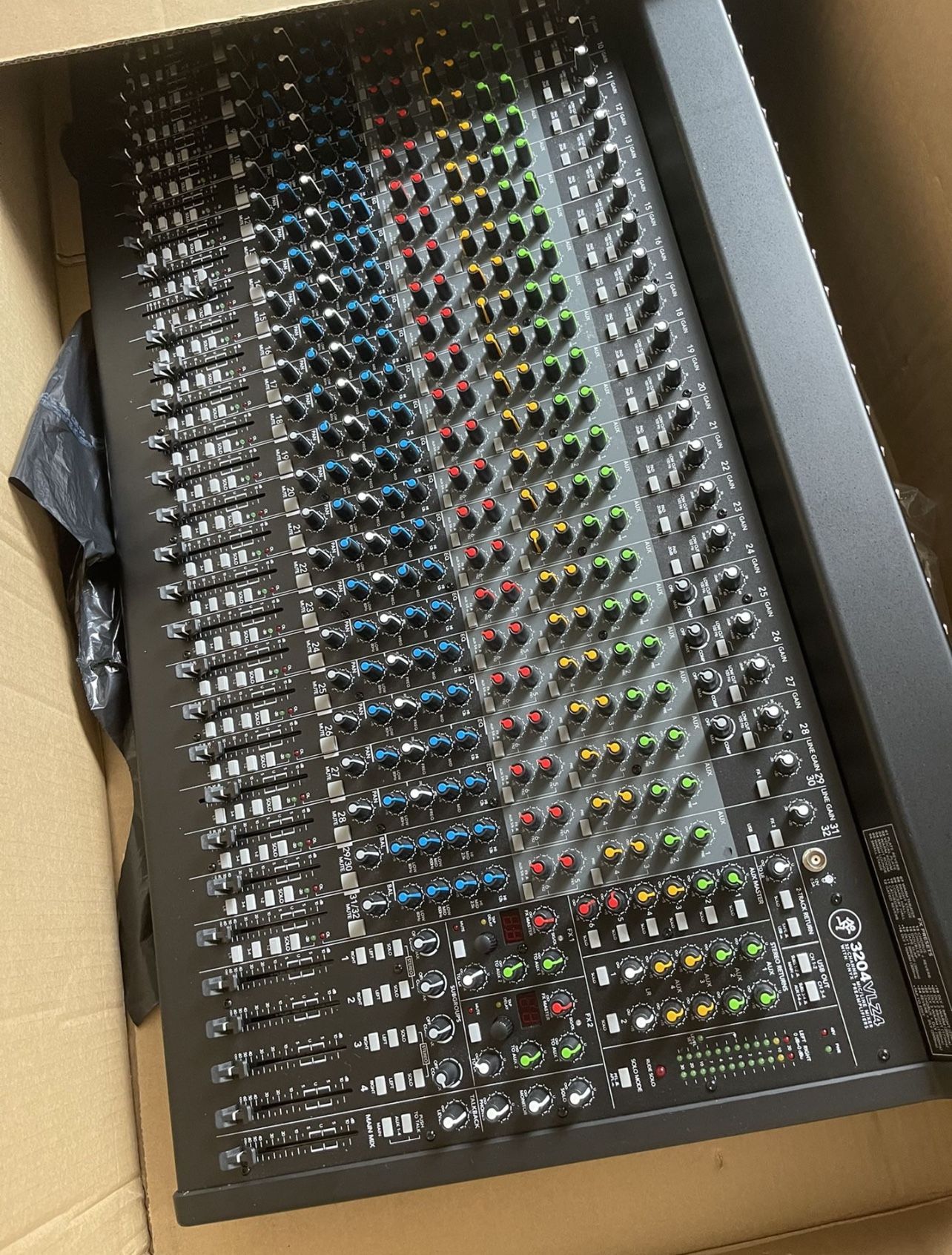 I Sale This Mackie Mixer 32 Channels