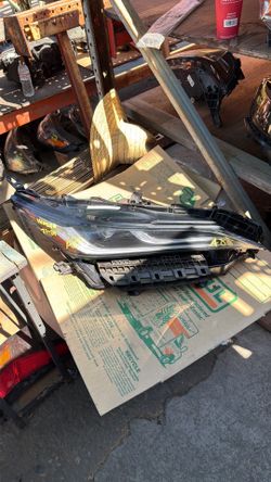 Venza headlight 2021 2024