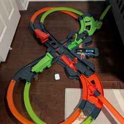 Hot Wheels Colossal Track Set 
