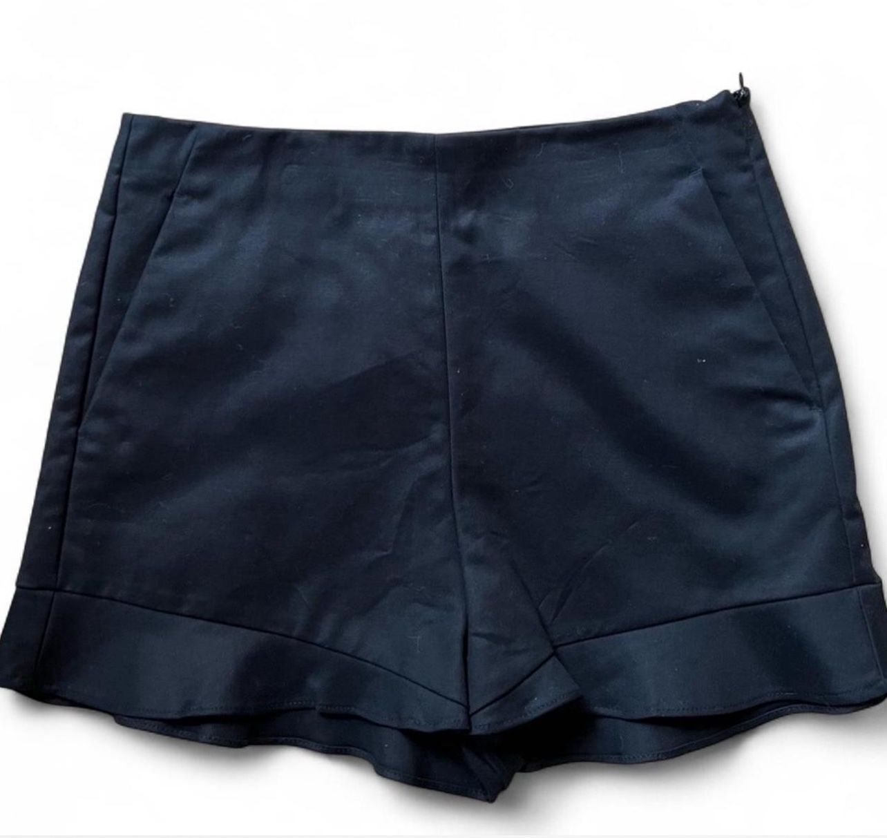 Womens ZARA Scallop Shorts with Pockets - size XS