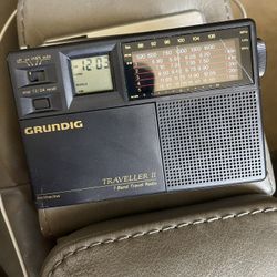GRUNDIG TRAVELERS RADIO 