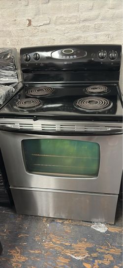 30” in electric range use like new perfect working