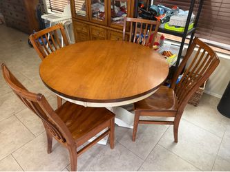 45” Round Dining Table and 4 Chairs