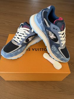 LV NEW SNEAKERS IN THE BOX SIZE 7