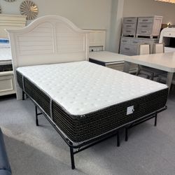 Queen bed (FREE 24H DELIVERY AND SETUP)