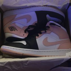 Air Jordan 1 Mid