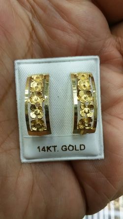 14k Gold Earings 4 grams