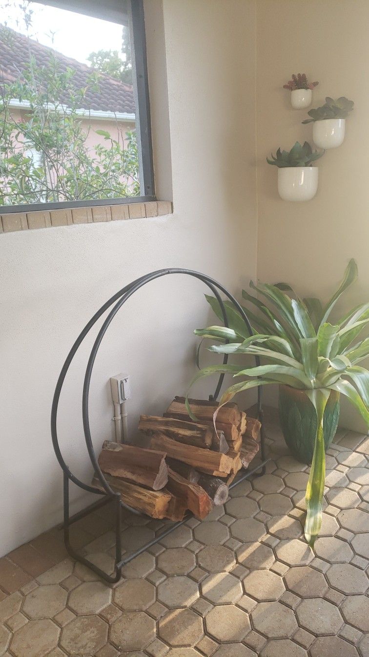 Circular Wood Holder