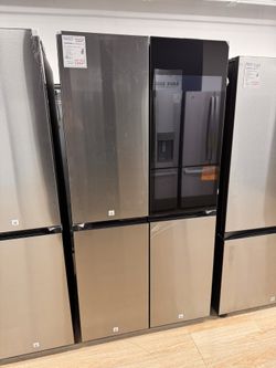 New Samsung - Bespoke 29 Cu. Ft. 4-Door Flex French Door Smart Refrigerator with AI Family Hub+ - Stainless Steel Model: RF29DB9900QDAA