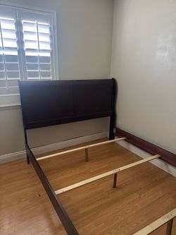 Wood bed frame