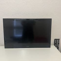 32 Inch Coby HD LED TV CONES WITH ROKU!!