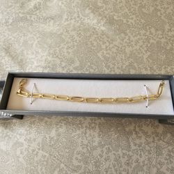 Women's 14K Gold Bracelet.