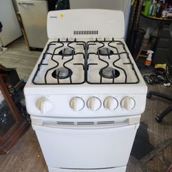 20 inches gas stove ( used stove) not new 