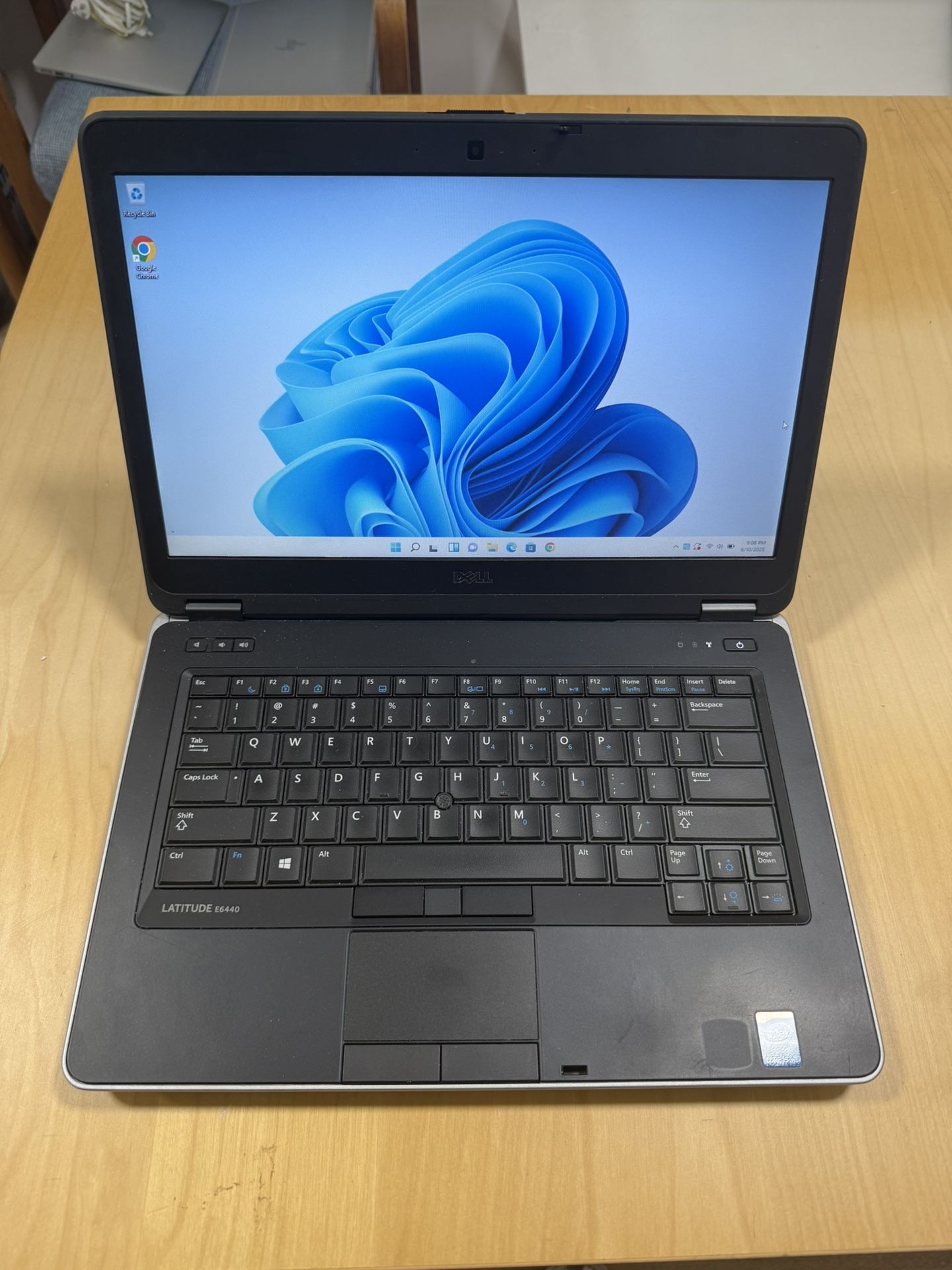 DELL laptop ssd drive win 11 i5 processor 8 gb ram 14 inch screen