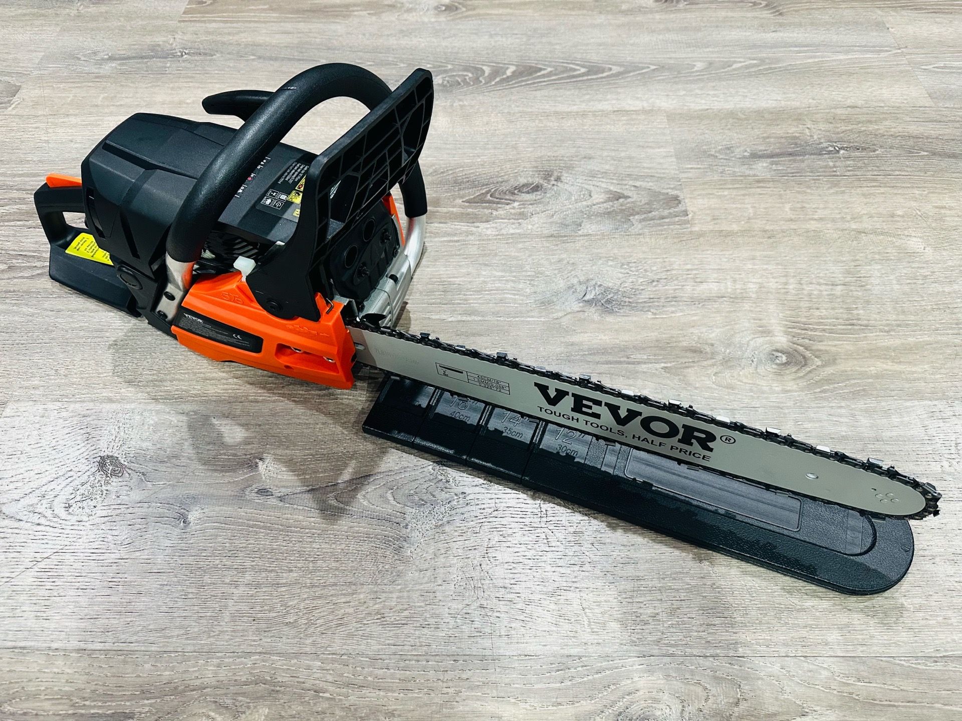 18in gas chainsaw $100