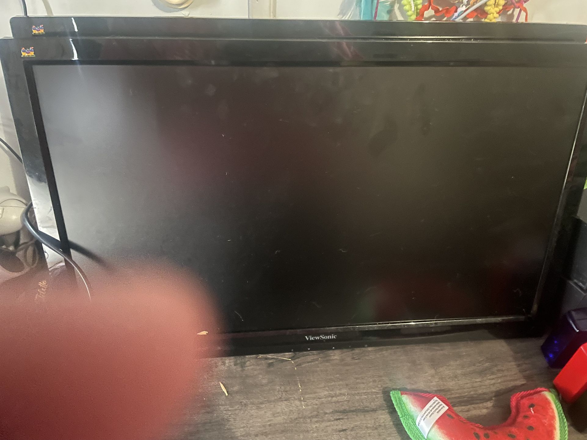 3 Gaming Monitors With One Double Wallmount