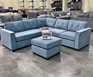 New 89x89 blue sectional couch / free delivery