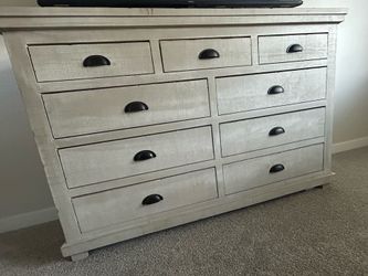 Sinclair 9 Drawer Dresser