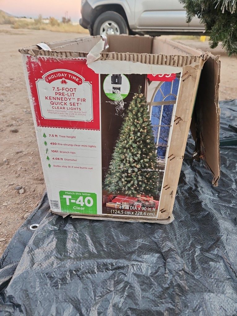 7.5 Ft Christmas Tree