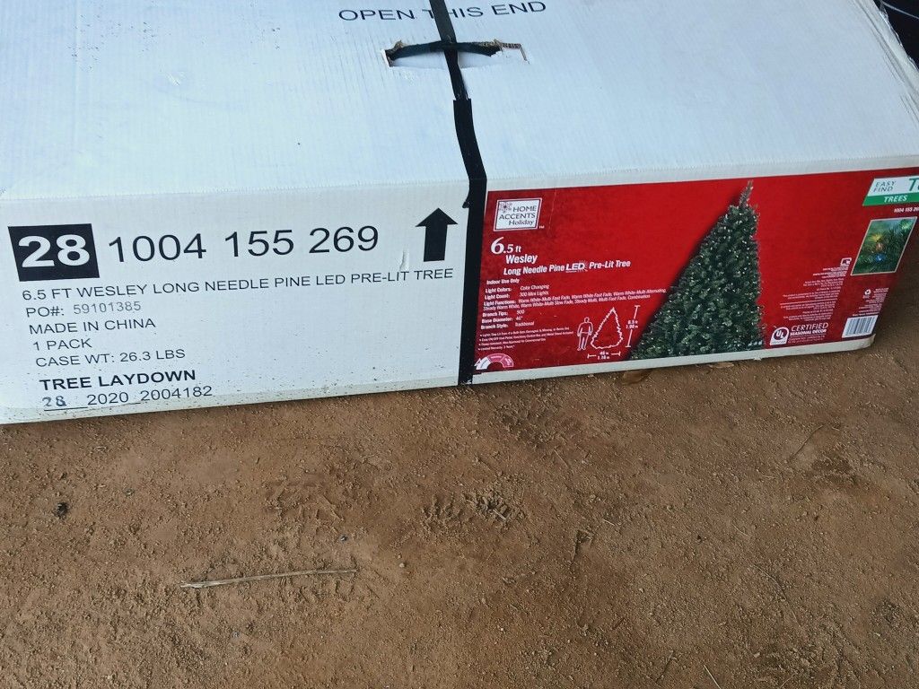 6.5ft Pre-lit Tree
