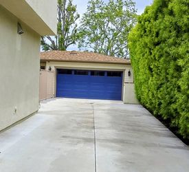 Garage Door Complete - Genie 3053