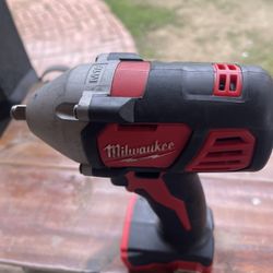 Sale IMPACT WRENCH  Milwaukee 3/8 good condition