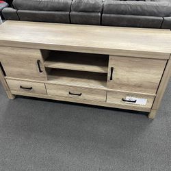 TV Stand 67”