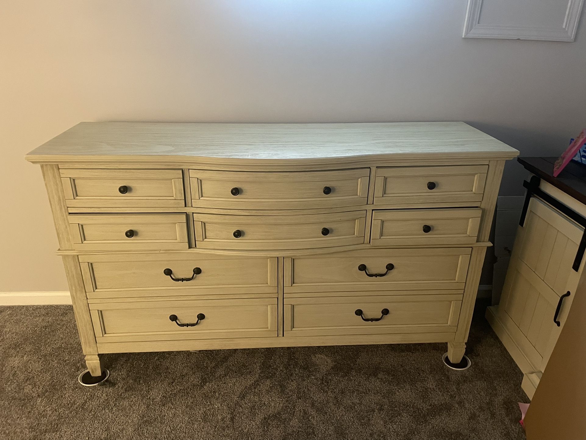 9 Drawer Dresser