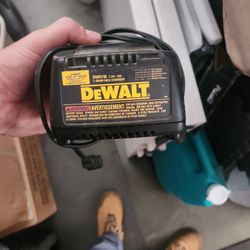 Dewalt 18 Volt Charger 