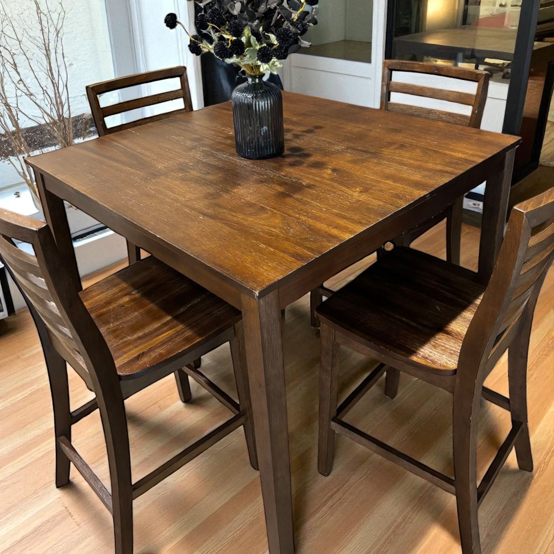 Tall Table And Chairs 