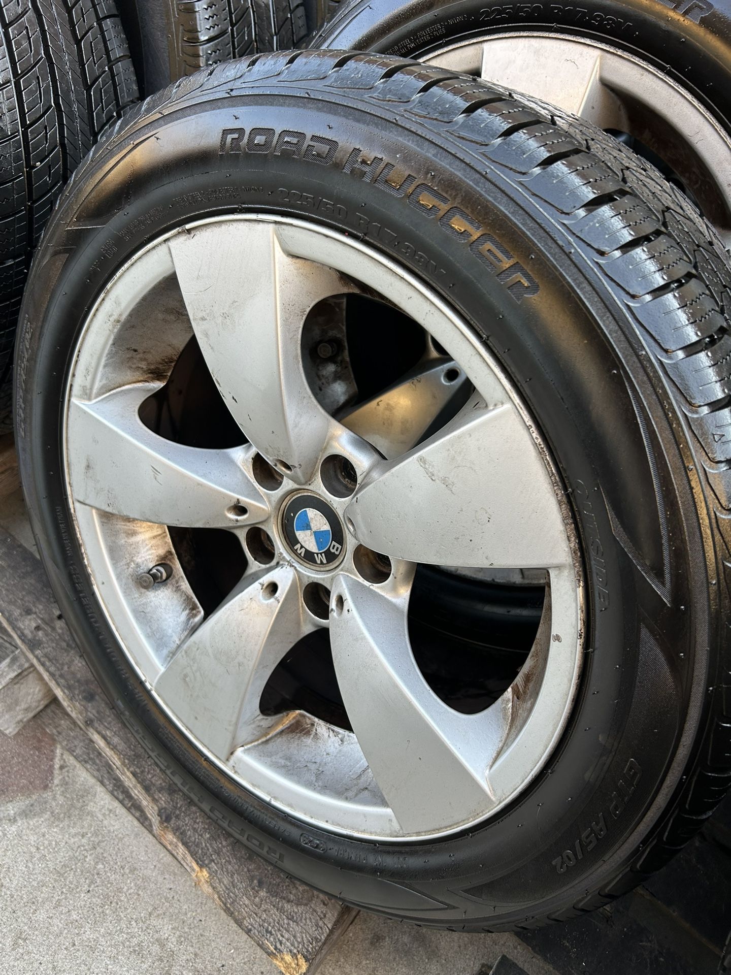 4- ROAD HUGGER RADIAL SPORT 