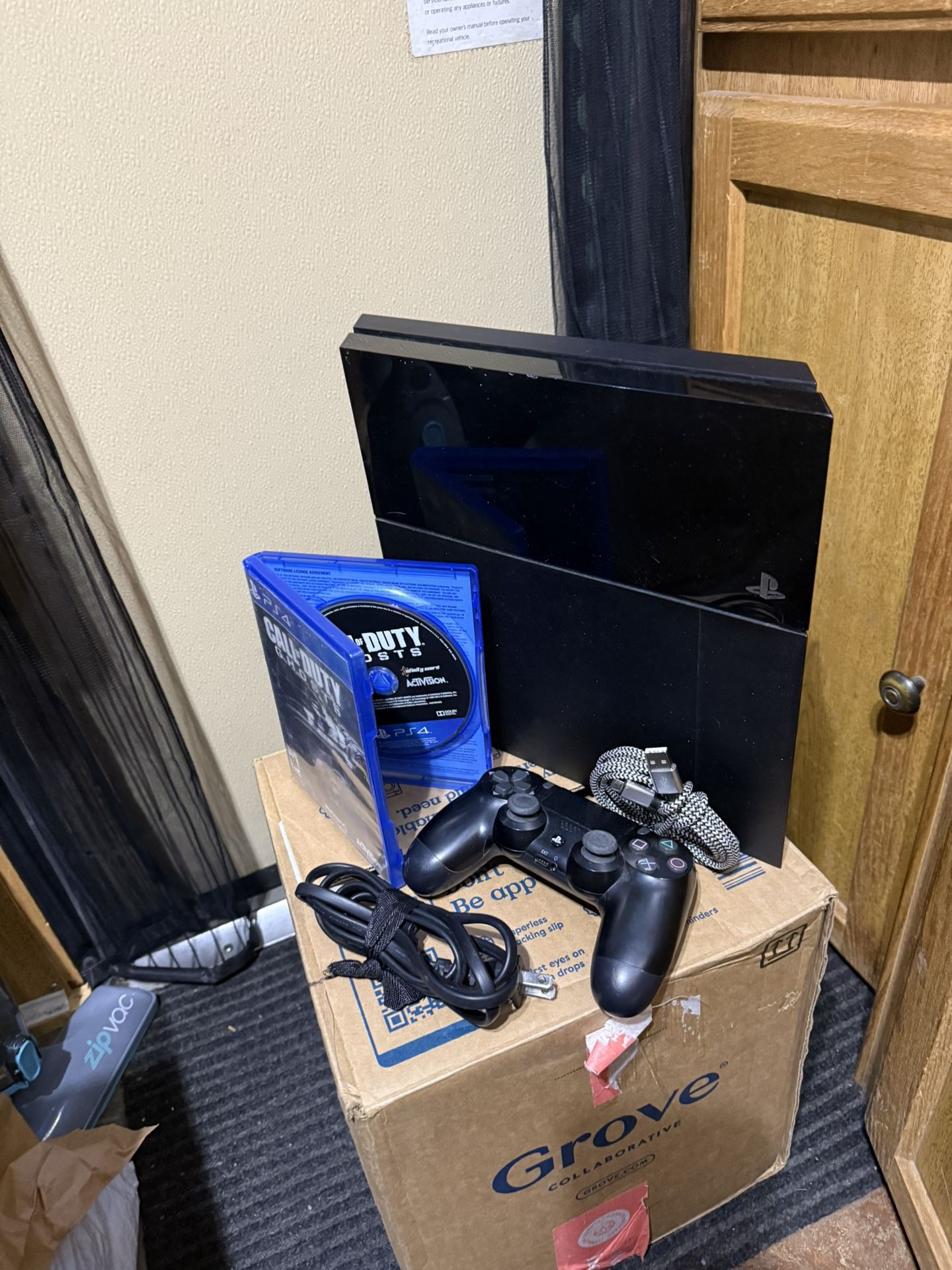 PlayStation 4 (PS4)