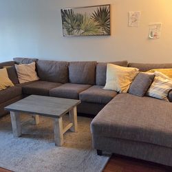 Large Sectional Sofa w/ Pull-Out Bed (Sleeper) – Great Condition - $600 (Quick Sale)