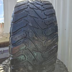 2  33/12.50/18 Tires