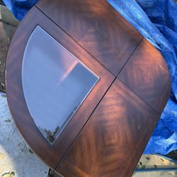 Lift Top Cocktail Table. 