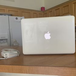 Apple MacBook  Laptop 