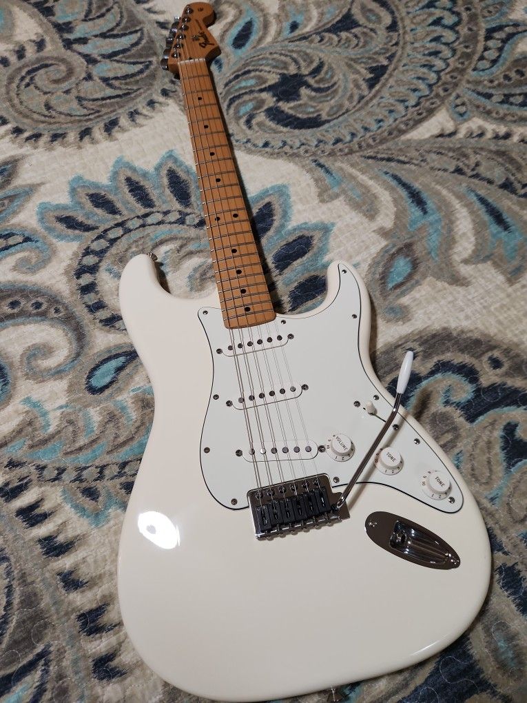 Fender Stratocaster electric Guitar . Lots Of Upgrades 