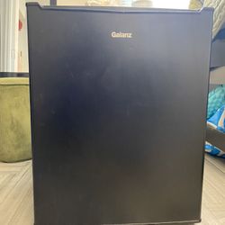 Mini Fridge With Mini Freezer